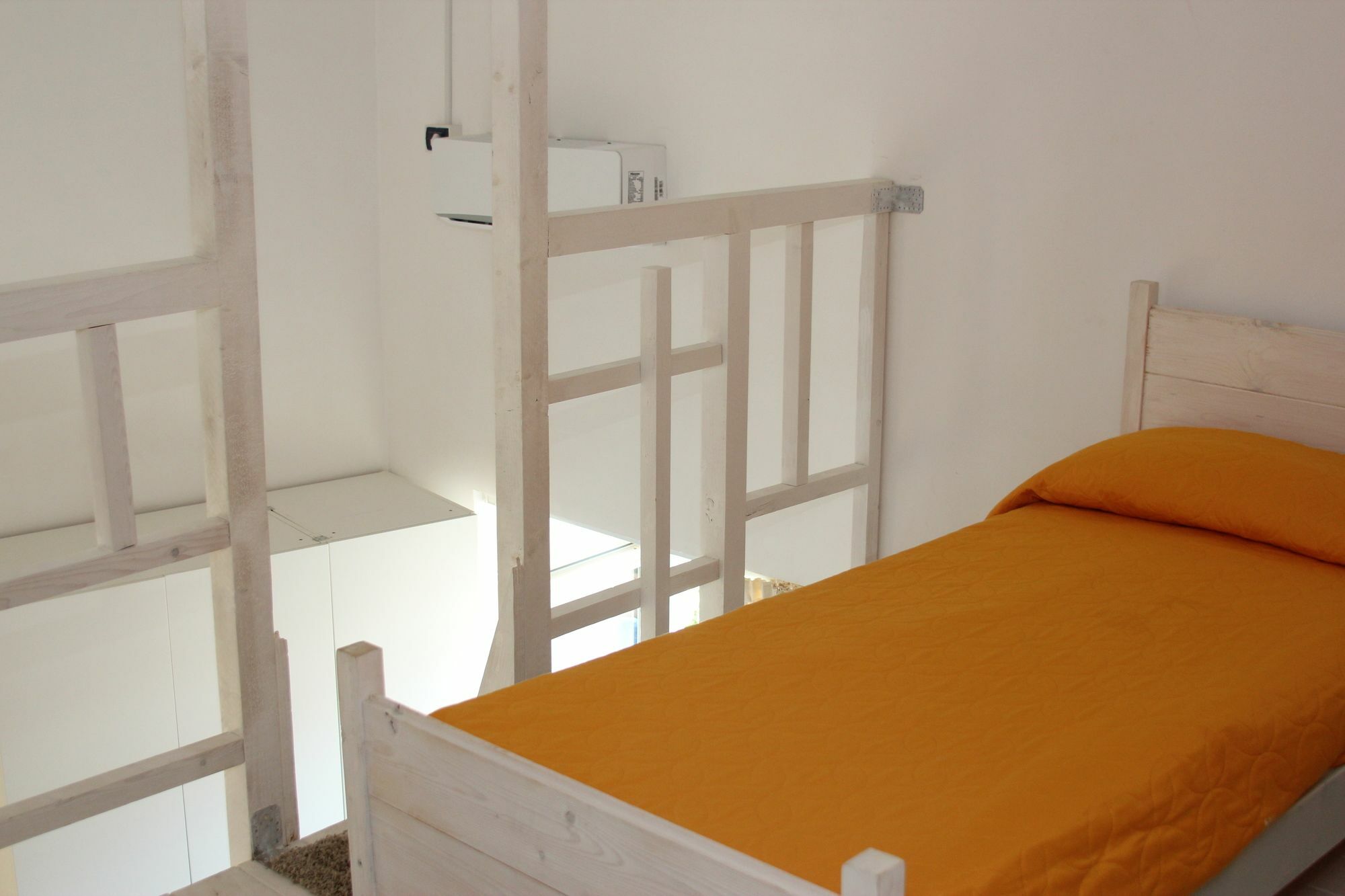 Mimi Hotel *